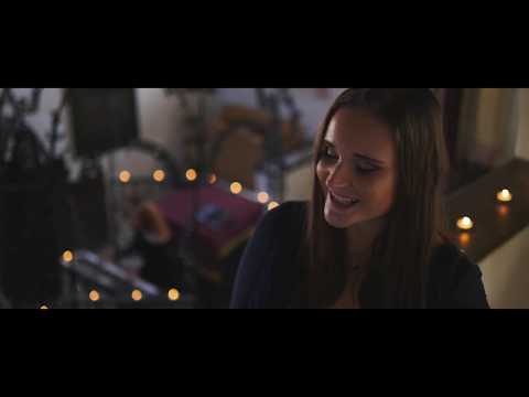 Mirka Soukalová - Jiřina Lysáková feat. Mirka Soukalová - Kapka rosy v trávě (OFFI