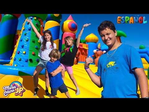 Maria Clara y JP juegan en el brincolín más grande del mundo