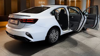 Kia Cerato (2024) - Beautiful Sedan details