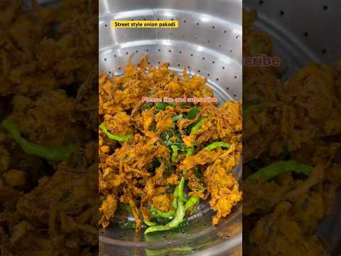 స్ట్రీట్ స్టైల్ లో ఉల్లిగడ్డ పకోడా ఎంతో సింపుల్ గా నేర్చుకోండి