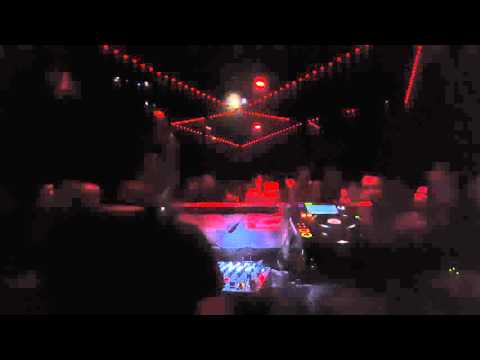 Raul Young @ Corvin Bar (Budapest) 2016-01-29 part1 Kick Drum!