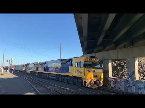 9322 & 9321 On 4MA5 Freight Train At Gheringhap (19/1/2022)