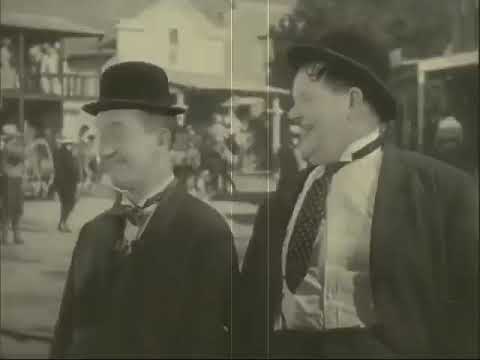 quand la musique de la fièvre du samedi soir s'invite dans des vieux films ça change tout