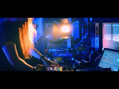 download lagu mp3 mp4 Nadia Struiwigh, download lagu Nadia Struiwigh gratis, unduh video klip Nadia Struiwigh