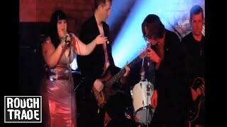 Jarvis Cocker & Beth Ditto - Temptation (Live)