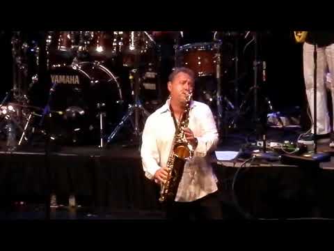 'Trumpeter' Rick Braun ft. 'The Energy' Richard Elliot - "Grazing In The Grass" Song Medley (LIVE)