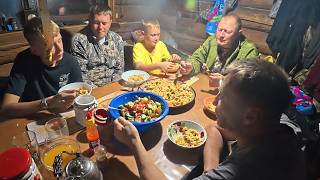 ВЗЯЛИ СЫНОВЕЙ И РВАНУЛИ В ТАЙГУ.