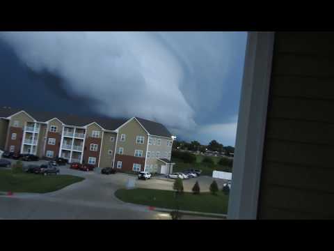shelf cloud and severe thunderstorm