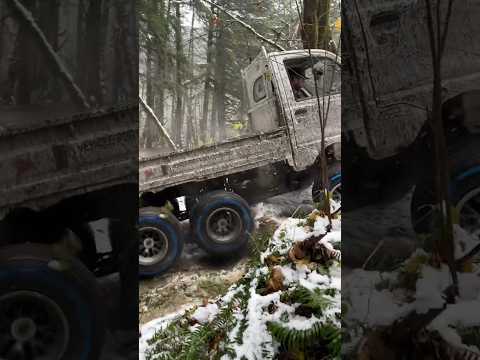 This 6x6 Kei Truck with F1 tires can do anything...