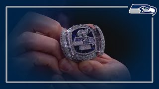 Download lagu A close up look at the Seahawks Super Bowl ring mp3 Download lagu A close up look at the Seahawks Super Bowl ring mp3