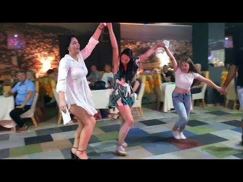 🔴 Mama i ćerka kolo vode - Hotel Heco Plus Sarajevo - Bosanski teferič