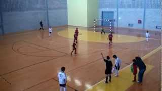 preview picture of video 'Jogo de Futsal BENJAMINS 2012-12-09 CAPA 5 - CRECUS 2'