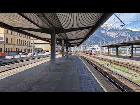 Einfahrt des railjet 860 "Bregenzerwald" (Ersatzgarnitur) am 22.04.2023 in Innsbruck Hbf