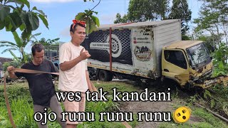 Download lagu TRAGEDI TRUK BETAVO🙁DI JLS LUMAJANG mp3