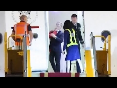 Macron shocked at his wife slap him video becomes viral globally