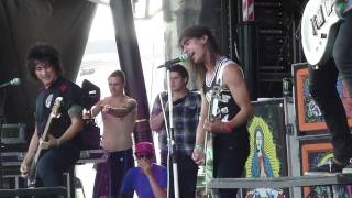 Pierce the Veil  - The Boy Who Could Fly w/ &quot;Find Your Love&quot; Intro (Live 2010 Warped Tour)
