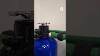 Mantenimiento y proceso de autolimpieza de sistema de filtrado con tanque y válvula manual