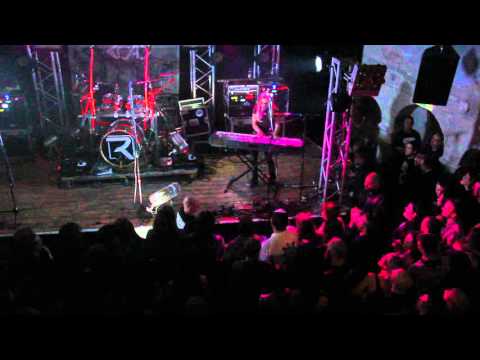 Road feat. Földes Anett: Nem elég LIVE@HELYNEKEM