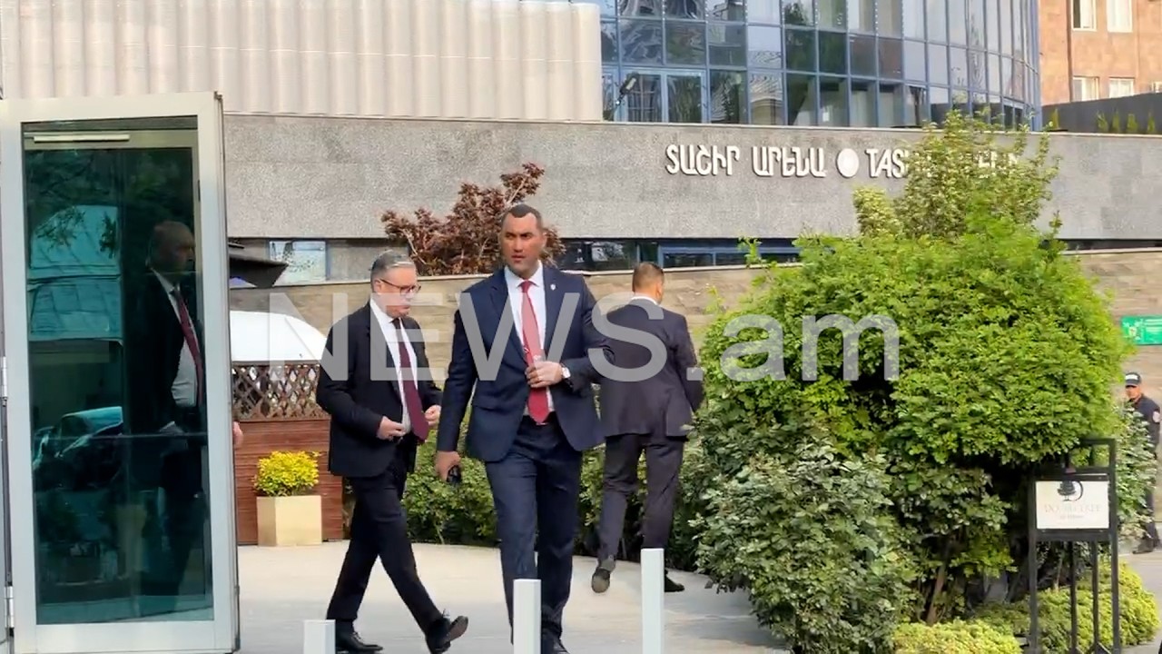 Գրիգոր Լուսավորիչ փողոցում երթեւեկությունը կանգնեցվել է Մեծ Բրիտանիայի վարչապետի ավտոշարասյան համար
