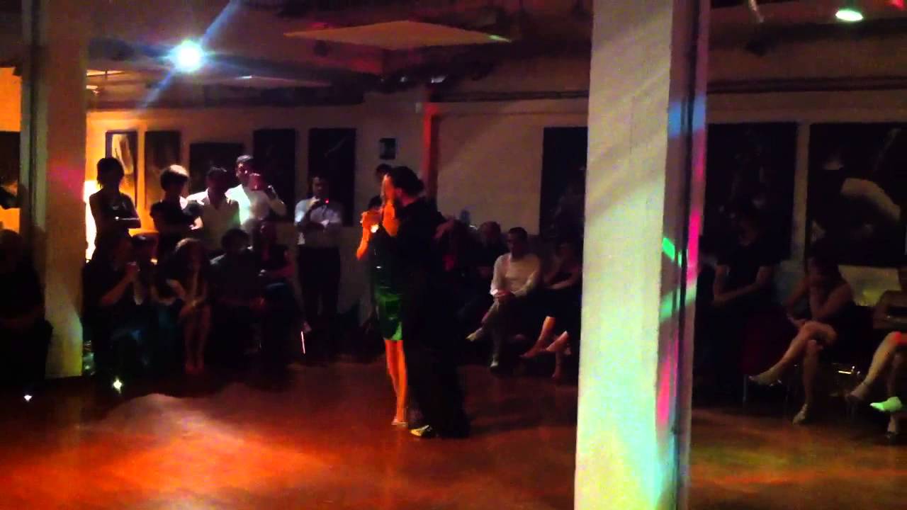 El acomodo - Gianpiero Galdi & Nadia Hronidou