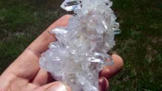 preview picture of video 'Arkansas Quartz Crystal Burr Cluster'