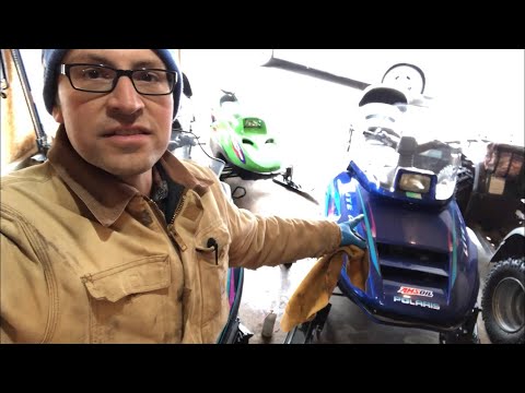 Change Chaincase Oil - 1996, 1997 Polaris Snowmobile