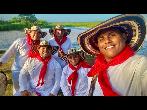 Grupo folclórico padesa en la ventana de Campeones tema el armadillo