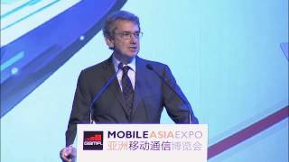 Ladies and Gentlemen, the Maestro, Franco Bernabe.