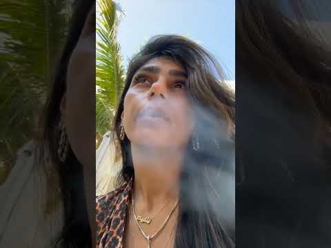 Mia Khalifa smoking very dengerous look 🥰💪💪#shorts#viral#miakhalifatiktokvideostatus #miakhalifa