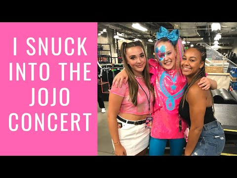 I Snuck into the JoJo concert | Nia Sioux