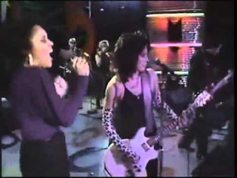 Joan Jett and Darlene Love - He's a Rebel.mov