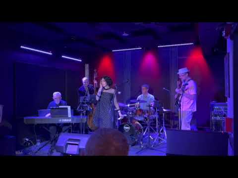 Promotional video thumbnail 2 for Jazz pianist - solo or w/jazz singer