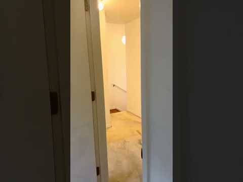Spacious 3 Bedroom's, 2.5 bath condo in Lakeview Village. property video