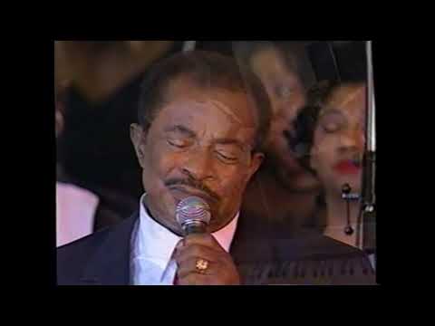 Rev Cleophus Robinson & The Robinson Family - Sweet Hour Of Prayer