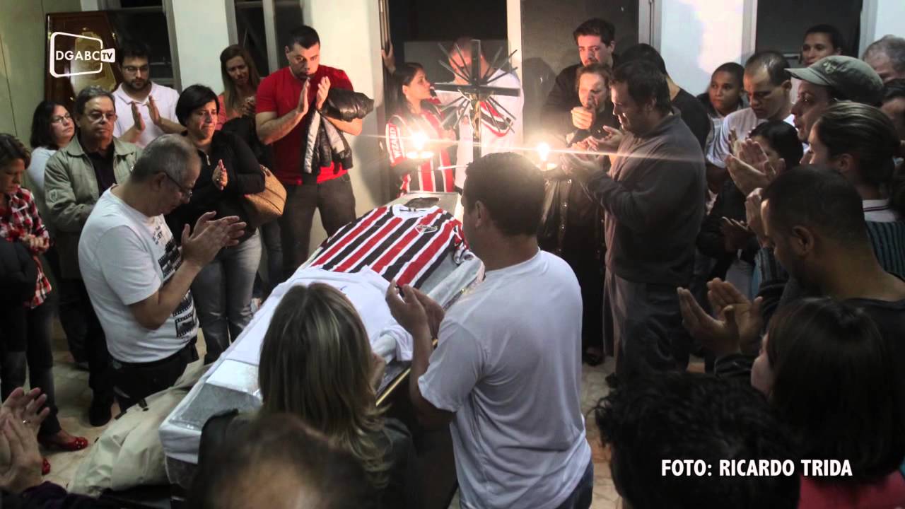 Despedida: informações direto do velório de Rafael Carvalho