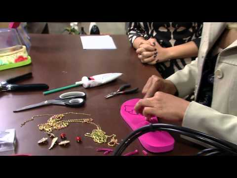 Mulher.com 12/05/2015 Andréia Bassan - Customização em chinelos Parte 2/2