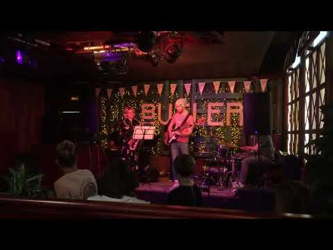 Valeria Yunkind (Rosario Giuliani) Road song