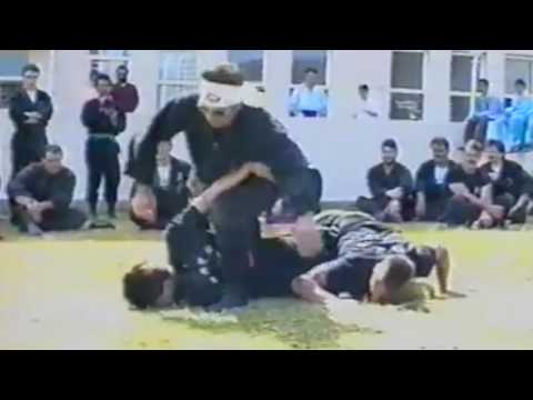 Ruy San y esposa demostrando técnica