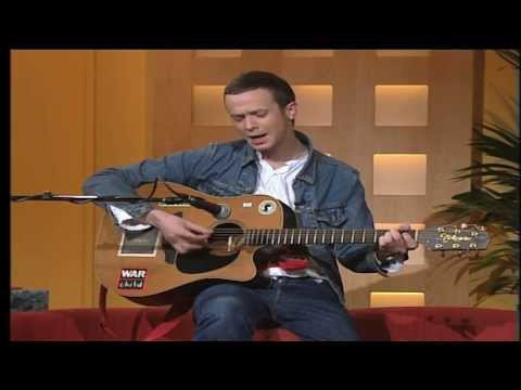 TV3 Mic Christopher sings live on the Ireland AM couch