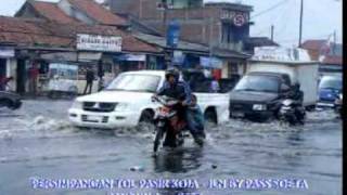 preview picture of video 'BANDUNG banjir by pass soekarno hatta - jln trs pasirkoja'