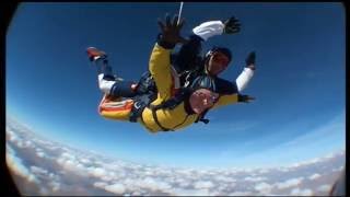 preview picture of video 'Salto Tandem Skydive Lillo - 17 de Marzo de 2012'