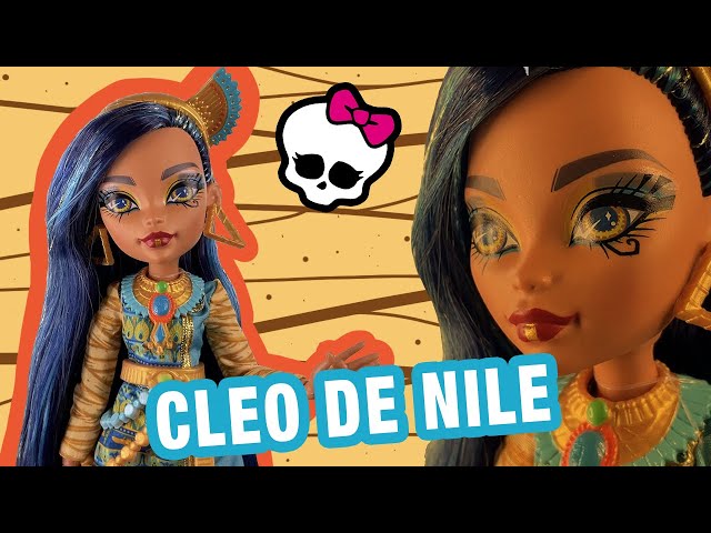 Vídeo relacionado con Monster High Cleo de Nile Muñeca articulada con Mascota y Accesorios de Moda, Juguete +4 años (Mattel HHK54)