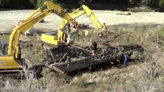 preview picture of video 'Chatto Creek Gold Dredge'