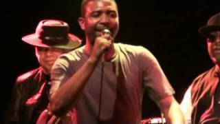 Bitty Mc Lean-Walk Away From Love (Live HQ)May9th2010