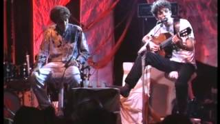 PEDRO GUERRA EN CONCIERTO   Las Gafas de Lennon