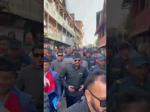 इलाममा पनि बालेनको क्रेज उ-ग्र, काँग्रेस एमालेका क-ट्टर समर्थक पनि बालेनलाई हेर्न तछा-डम-छाड गर्दै