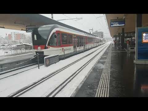 Zentralbahn ABe 4/8 SPATZ in Kriens, Mattenhof als S4 nach Wolfenschiessen