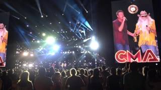 Blake Shelton w/ Oak Ridge Boys - Doing it to Country Songs (Live CMA Fest 2016)