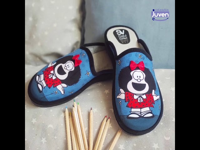 Vídeo relacionado con MADE IN SPAIN 8436043820107 Zapatillas de Andar por casa, Hechas en España, en Color Tejano, livianas con Suelo microporoso. Hombre Zapatillas CASA Tejano 44