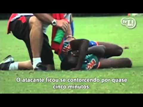 Exclusivo: Willians acerta cotovelada em Negueba